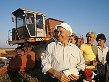 Почему СССР основали четыре республики, а вышли 15
