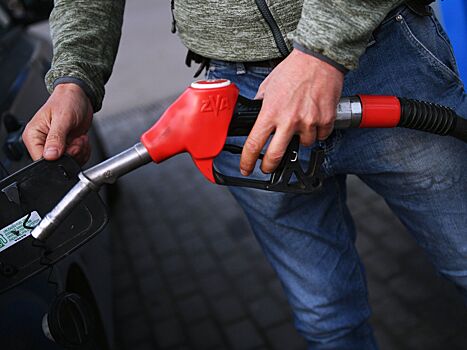 Биржевые цены на бензин в РФ упали до двухлетнего минимума