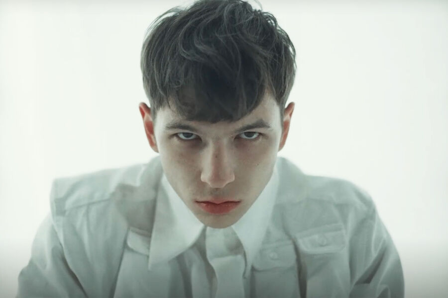 SHOT: рэпер Vacio встретился с транс-блогером* в Париже