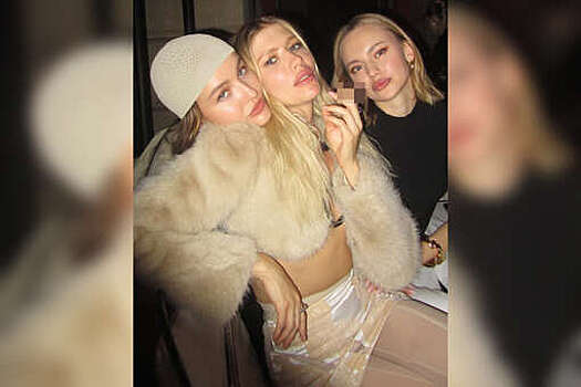 Модель Перминова вышла на публику в бюстье после разрыва с Лебедевым