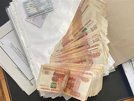 В Самаре задержали подозреваемого в даче взятки таможеннику