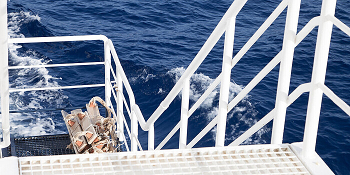 После пожара на яхте в Египте трое туристов пропали без вести