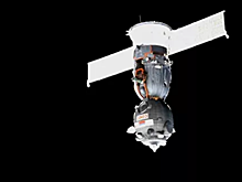 "Союз МС-13" с экипажем раскрыл основной парашют