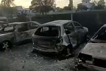 Семь автомобилей сгорели на парковке у аэродрома в Новофедоровке