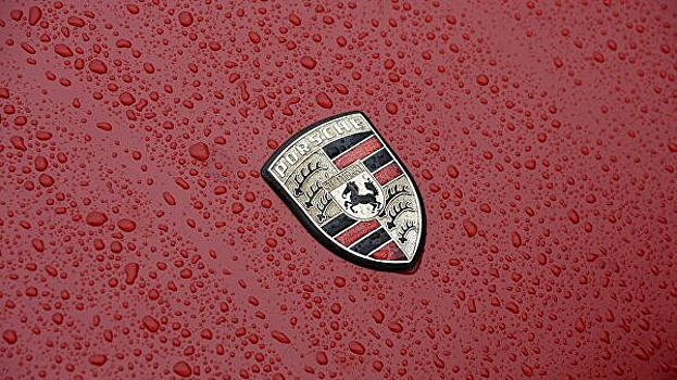 Тело предпринимателя нашли в Porsche на западе Москвы