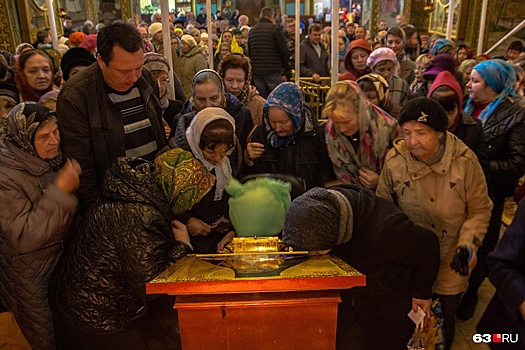 «У него просят о помощи в болезнях»: в Самару привезли мощи легендарного крымского епископа