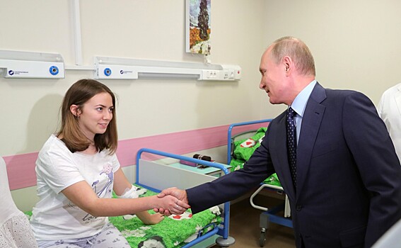Путин вручит ордена "Родительская слава"