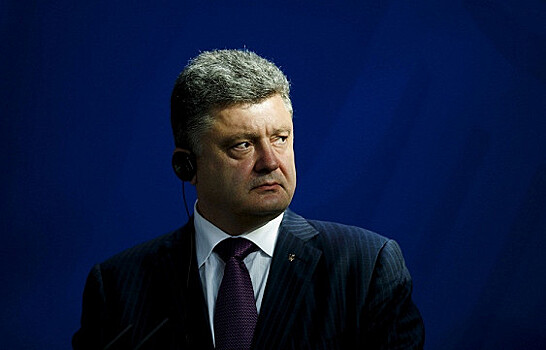 Порошенко отказался вести торговлю с национализированными в Донбассе предприятиями
