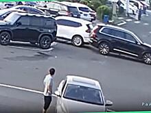 Китайский автолюбитель совершил зрелищный заезд задним ходом