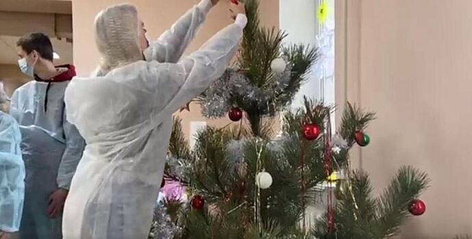 Волонтеры поздравят с Новым годом медиков ковидных госпиталей Ростовской области
