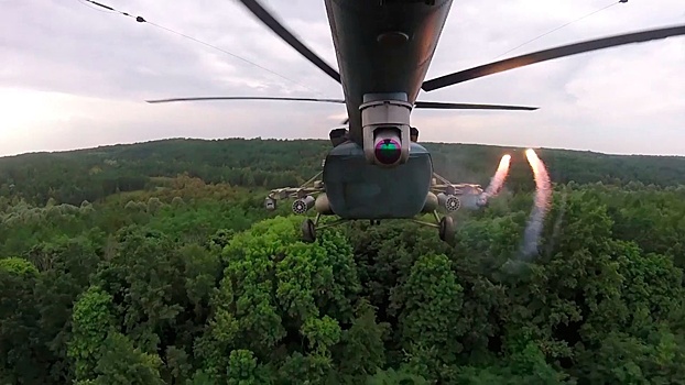 В режиме нон-стоп: кадры боевой работы экипажей вертолетов и групп огневого прикрытия в зоне СВО
