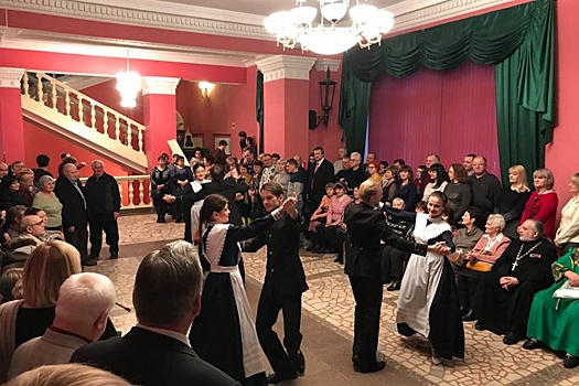 Волгоградский казачий театр отметил свой день рождения на балу