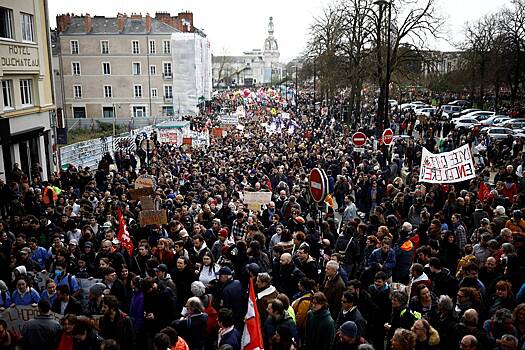 Протестующим во Франции предрекли поражение в борьбе с властями