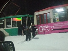 Два трамвая столкнулись на рельсах в кузбасском городе
