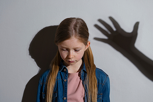 Нейробиологи доказали влияния детских травм на развитие мозга