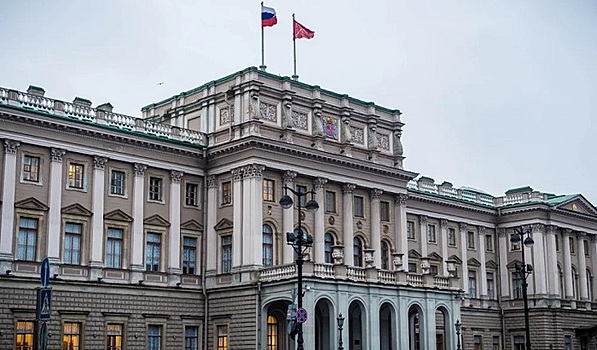 Петербургские депутаты обратились к Бастрыкину с просьбой защитить исторические здания от сноса