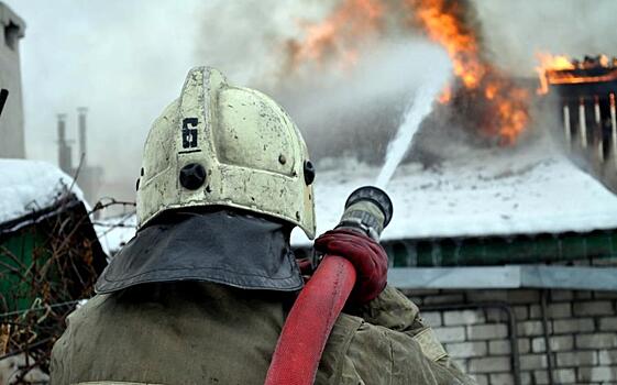На двух пожарах в районах Кировской области погибли 3 человека: следком проводит проверки