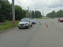 В Ижевске погибла пожилая женщина, переходившая дорогу в неположенном месте