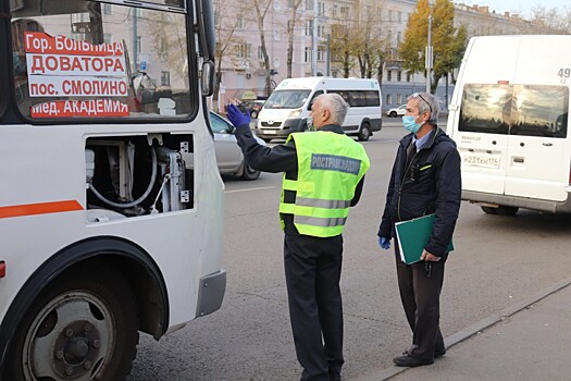 Транспортникам Челябинска, которые не проводят дезинфекцию машин, пригрозили лишением лицензии