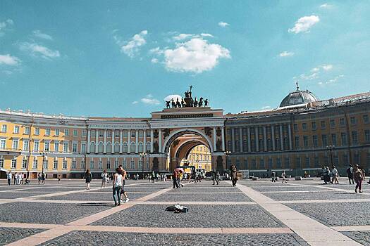 Санкт-Петербург захотел привлечь больше китайских туристов