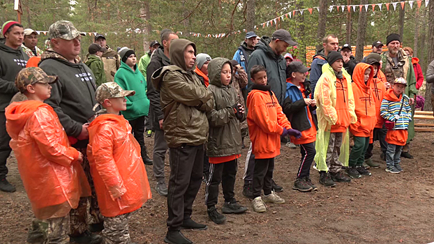 Отцы и сыновья со всего ЯНАО приехали в Ноябрьск на фестиваль «Два капитана». ВИДЕО