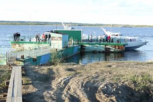 Теплоход «Метеор - 134» сел на мель в районе Берёзово