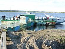 Теплоход «Метеор - 134» сел на мель в районе Берёзово