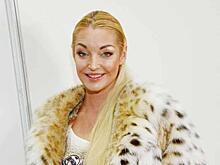 Волочковой набрали с номера Собчак и предложили сняться в эротике за полтора миллиона долларов