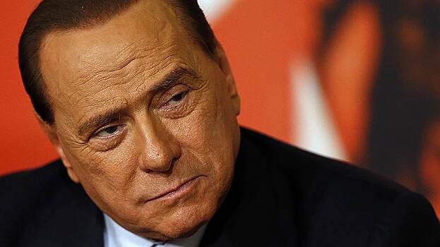 Берлускони упал и разбил голову