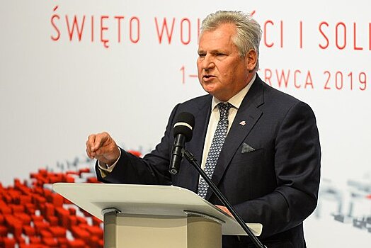 Экс-президент Польши пожаловался на маленькую пенсию