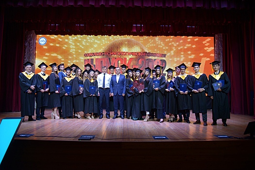 В Армавире замминистра спорта Кубани вручил дипломы студентам в рамках проекта «Самбо в школу»