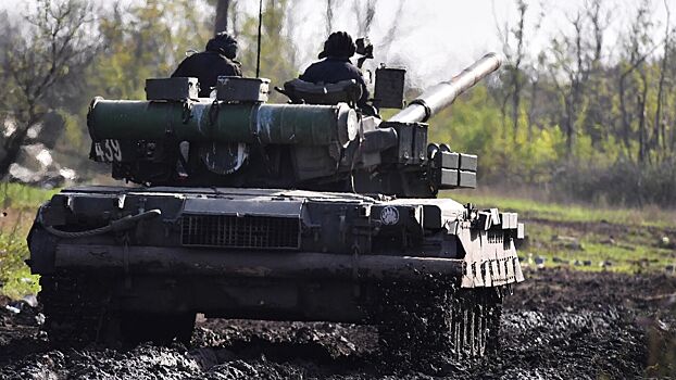Танки Т-80БВМ группировки "Запад" ВС РФ уничтожили опорники ВСУ