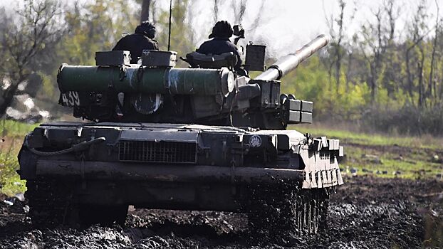Танки Т-80БВМ группировки "Запад" ВС РФ уничтожили замаскированные опорники ВСУ