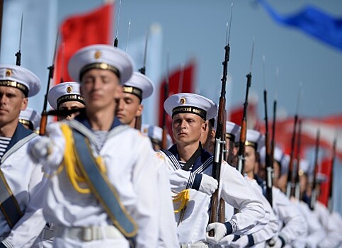 Шойгу поздравил военнослужащих с 320-летием ВМФ