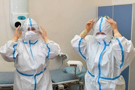 «НОВАТЭК» передал 10000 защитных костюмов медикам для работы в «красной зоне»