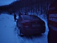 В Ульяновске на спуске к Волге застрял автомобиль с гражданами Йемена