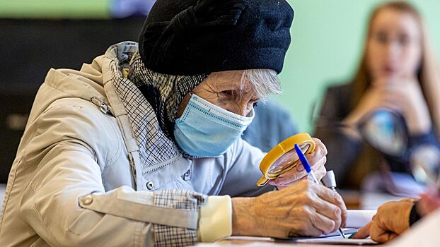 Пенсионерка завещала миллион долларов молодому эскортнику