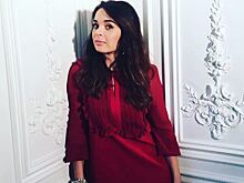 Звезда Stand Up Юлия Ахмедова опубликовала свое архивное фото с последнего звонка