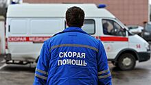 В Омске пять человек обратились к медикам после ДТП на остановке