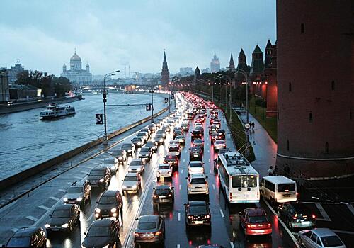 В Москве стали меньше пользоваться машинами и общественным транспортом