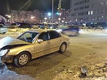 Машины увезли на эвакуаторах: возле Южного автовокзала Hyundai протаранил в бок ВАЗ-2115