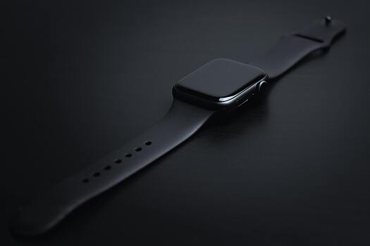 Apple явно хочет добавить в свои умные часы камеру. Об этом говорят патенты