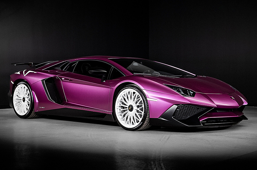 Lamborghini Aventador LP750-4 SuperVelocе. Редкий суперкар 2017 года с пробегом 127 километров купили за 575 тысяч долларов. Один из 600 экземпляров выкрашен в эксклюзивный оттенок Viola.