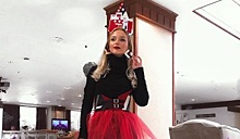 Мисс Екатеринубрг Анастасия Каунова нарядилась в платье в стиле свердловского конструктивизма