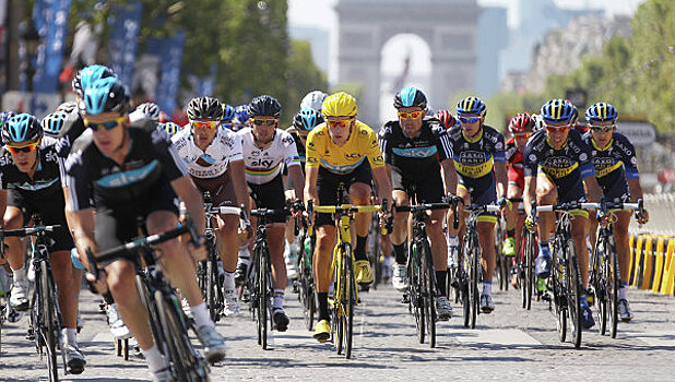 Массовый завал произошел на 3-м этапе "Тур де Франс"