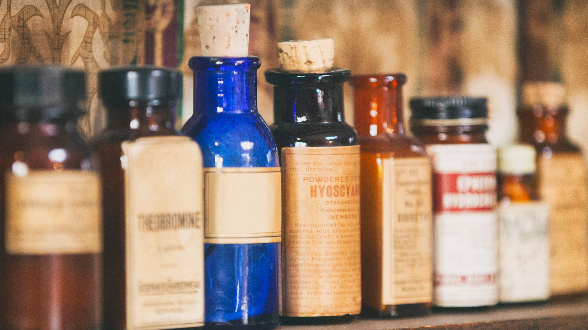 Эффект Парацельса: как яды становятся лекарствами