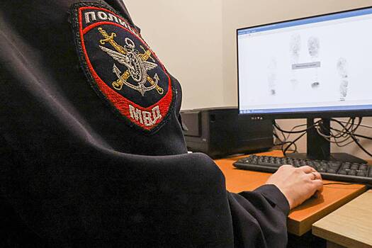 12-летнюю российскую школьницу окружили толпой и жестоко избили