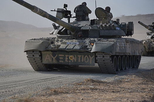 Танки Т-80У и АМХ-30 приняли участие в совместных учениях на Кипре