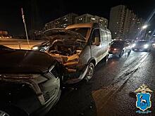 Cadillac столкнулся с тремя машинами на ул. Ново-Садовой в Самаре