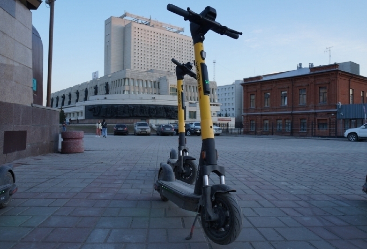 Самокаты взяли паузу в Омске: прокат временно не работает